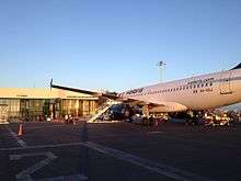 Avión en la plataforma del Aeropuerto de San Luis Potosí