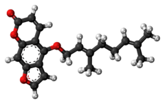 Ball-and-stick model of the bergamottin molecule