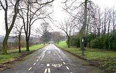 The entrance to Bowling Park from Avenue Road.