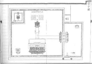 A black and white schematic map showing a square courtyard with a rectangular courtyard to its right. The buildings face the direction from which one was supposed to enter it, so some buildings appear upside down or oriented sideways.